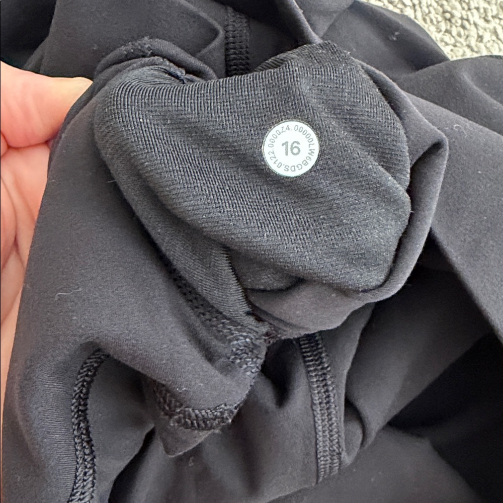 Lululemon Align High Rise Crop Legging 21” Black Size 16 - Picture 6 of 6